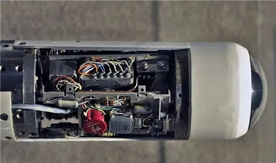 ¿Cuáles son los tipos y materiales de aislamiento de los cables dentro del mi...